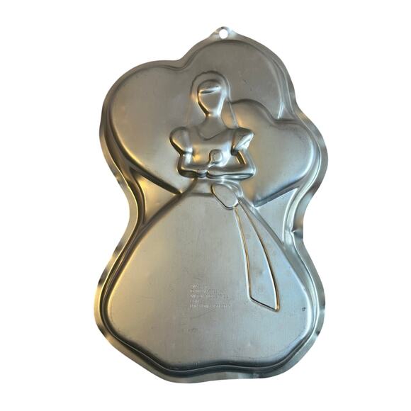Wilton & Mattel - Bride / Princess / Barbie Aluminum Cake Pan #2105-8910 - 2002 - Picture 1 of 6